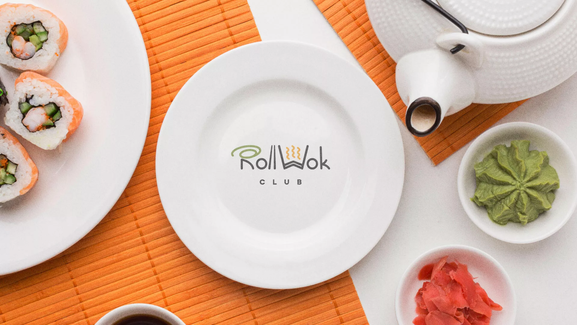 Разработка логотипа и фирменного стиля суши-бара «Roll Wok Club» в Новомосковске